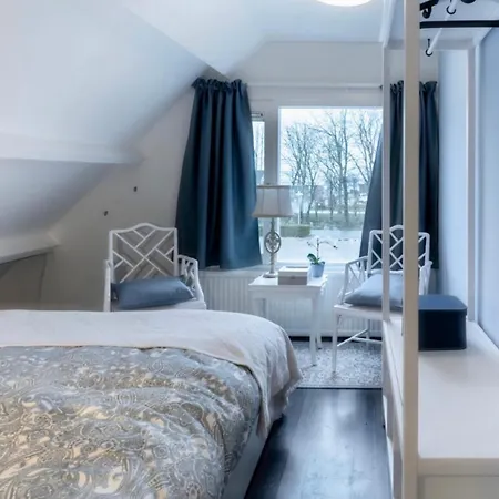 Holiday home Bloemenzee