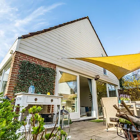 Holiday home Bloemenzee
