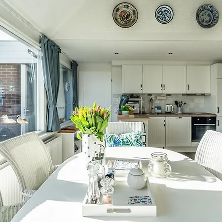 Holiday home Bloemenzee *